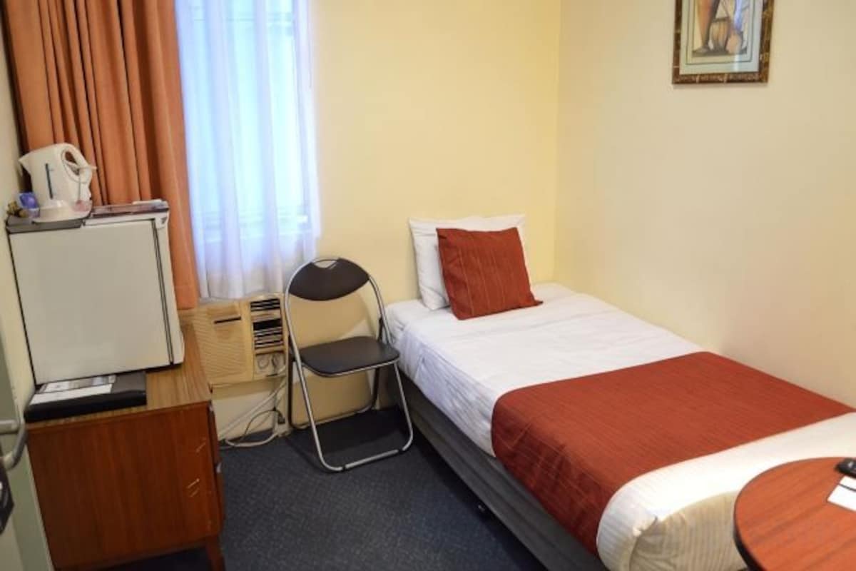 Single Internal Room