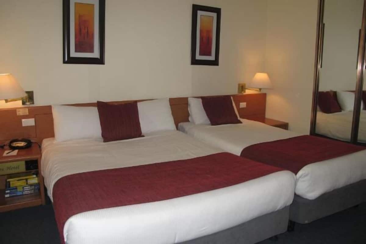 Caja de seguridad en la habitación, wifi gratis y ropa de cama