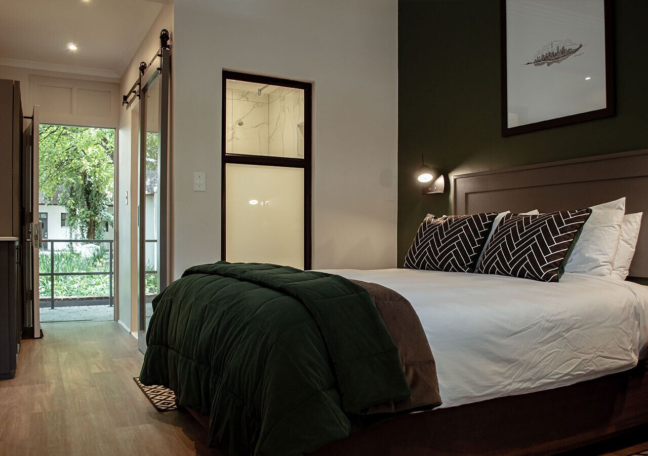 deluxe double room | select comfort beds, minibar, in-room safe, desk