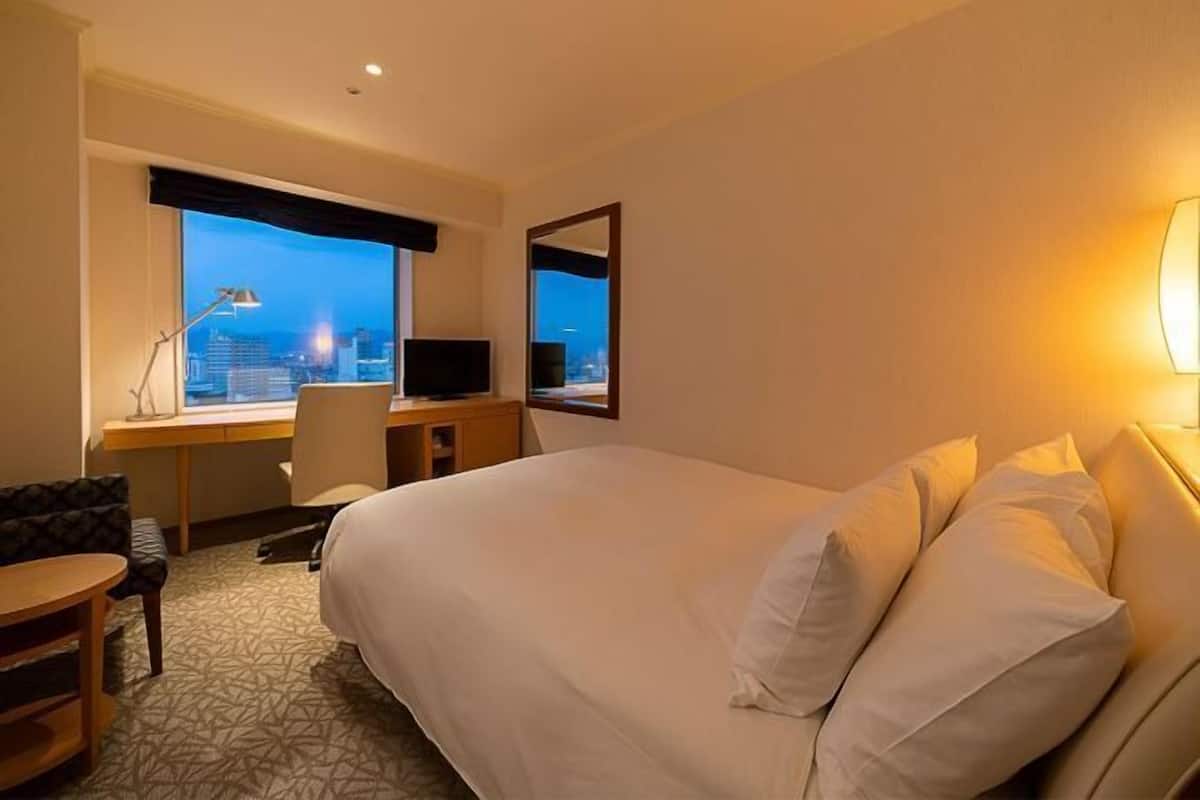 Minibar, desk, laptop workspace, soundproofing