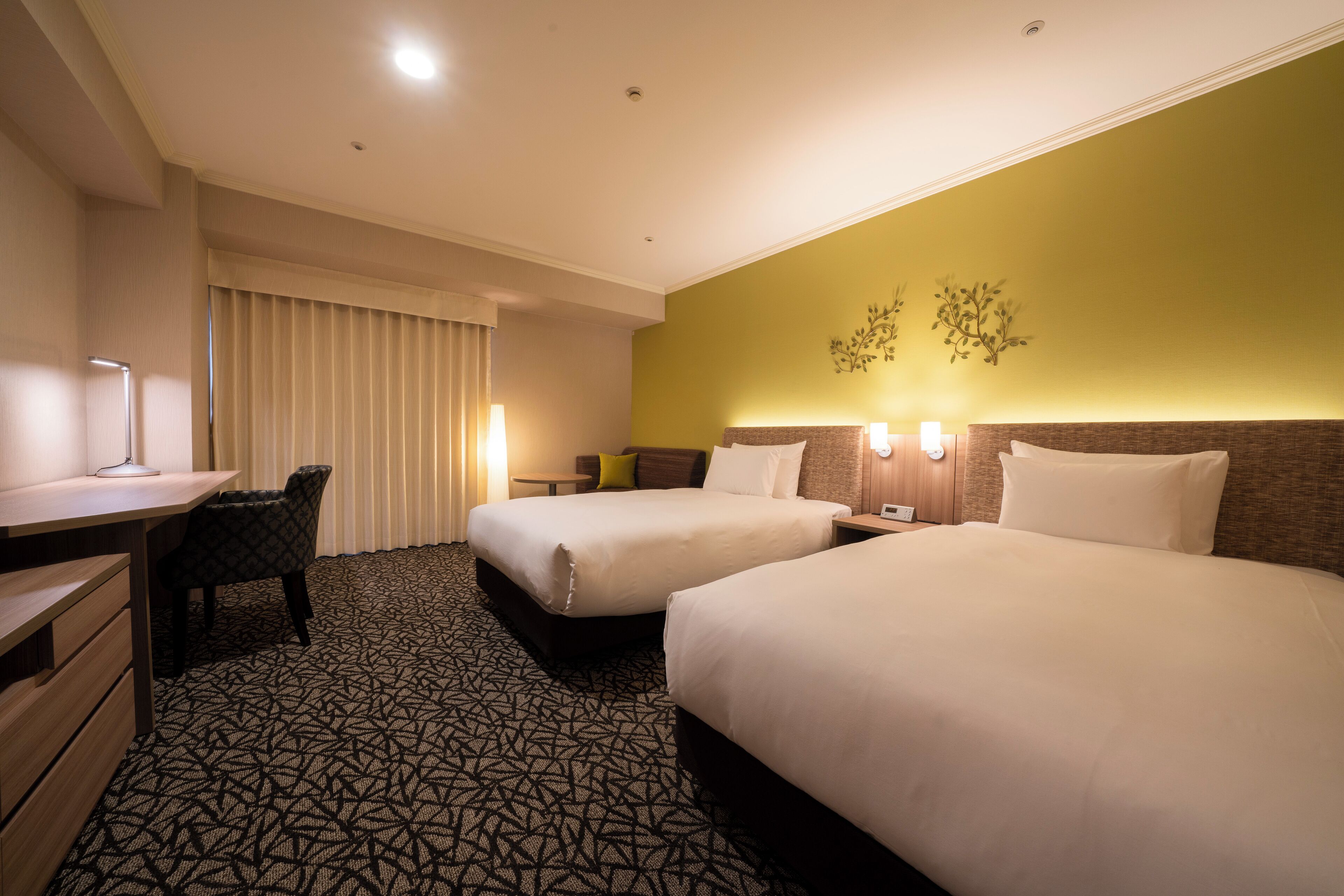 superior twin room, smoking (28-30 sqm) | 1 bedroom, minibar, desk, laptop workspace