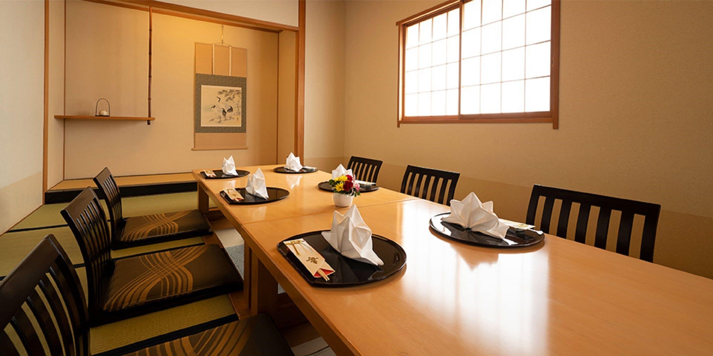 3 restaurants, breakfast, lunch, dinner served; japanese cuisine