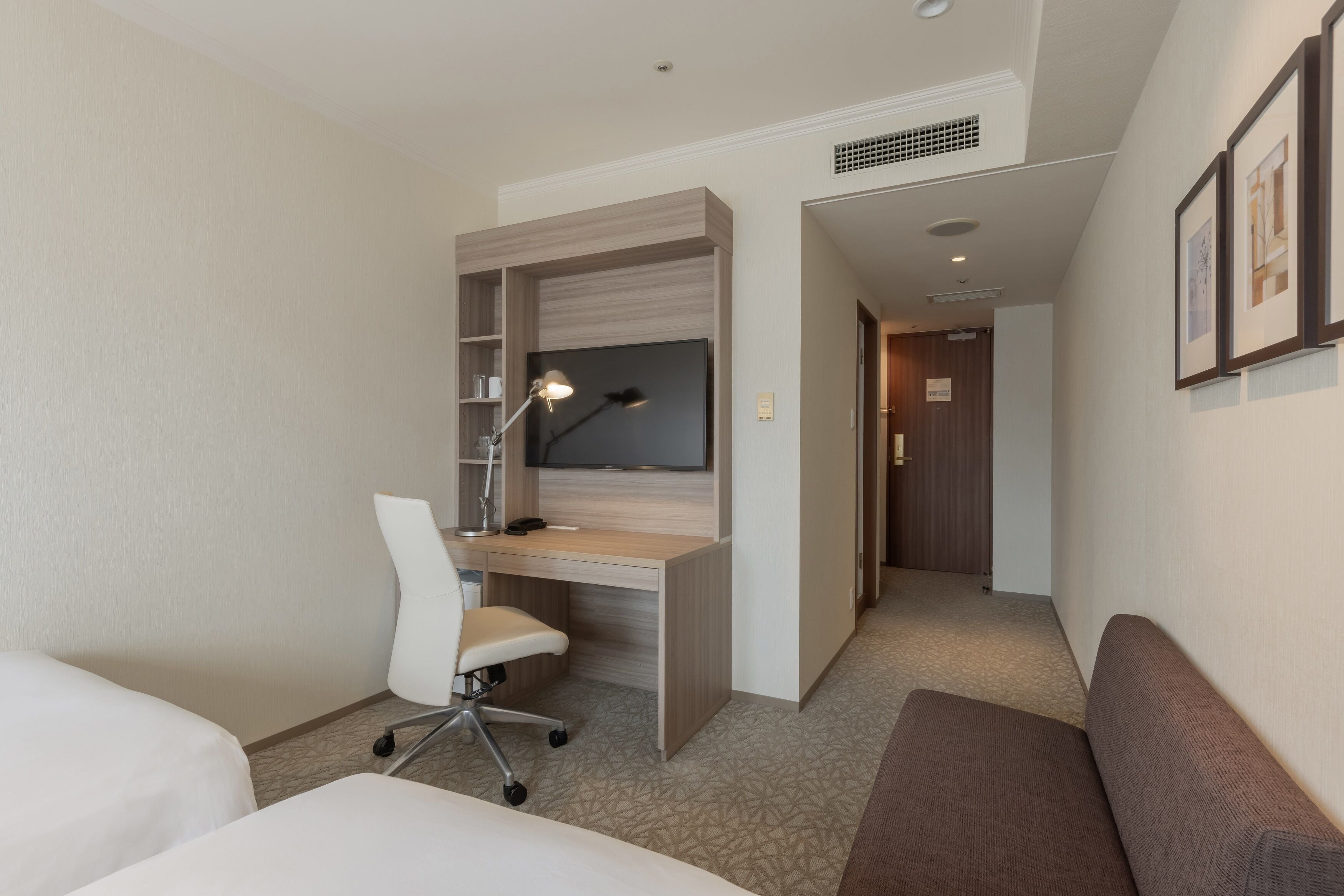 1 bedroom, minibar, desk, laptop workspace