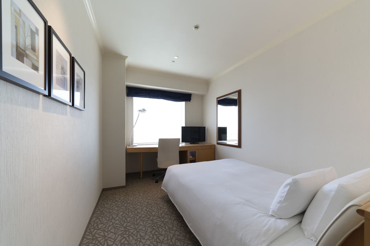Minibar, desk, laptop workspace, soundproofing