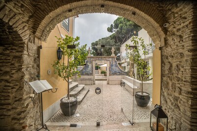 Solar Do Castelo, a Lisbon Heritage Collection