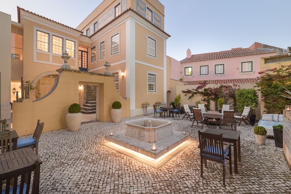 Solar Do Castelo, a Lisbon Heritage Collection
