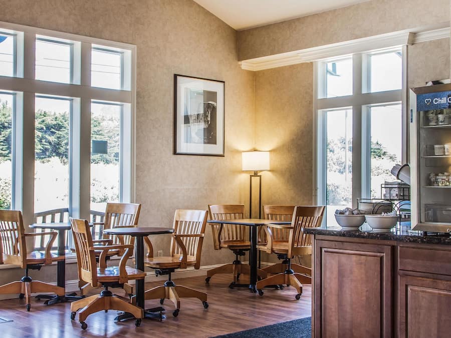 Free daily continental breakfast