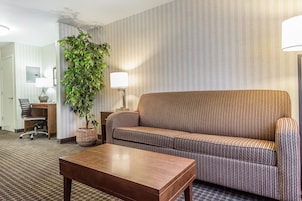 Escritorio, tabla de planchar con plancha y cunas gratuitas