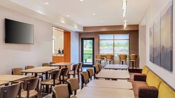 Free daily buffet breakfast