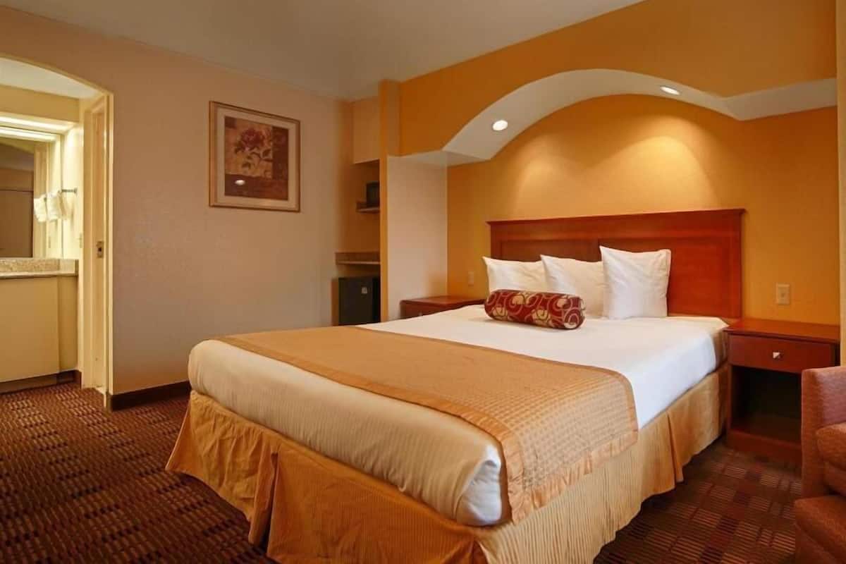 In-room safe, desk, laptop workspace, blackout drapes