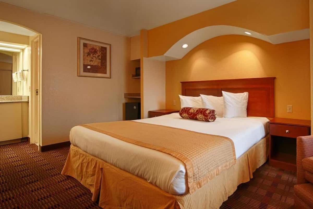 In-room safe, desk, laptop workspace, blackout drapes