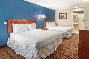In-room safe, desk, laptop workspace, blackout curtains - SureStay Hotel by Best Western East Brunswick (East Brunswick)