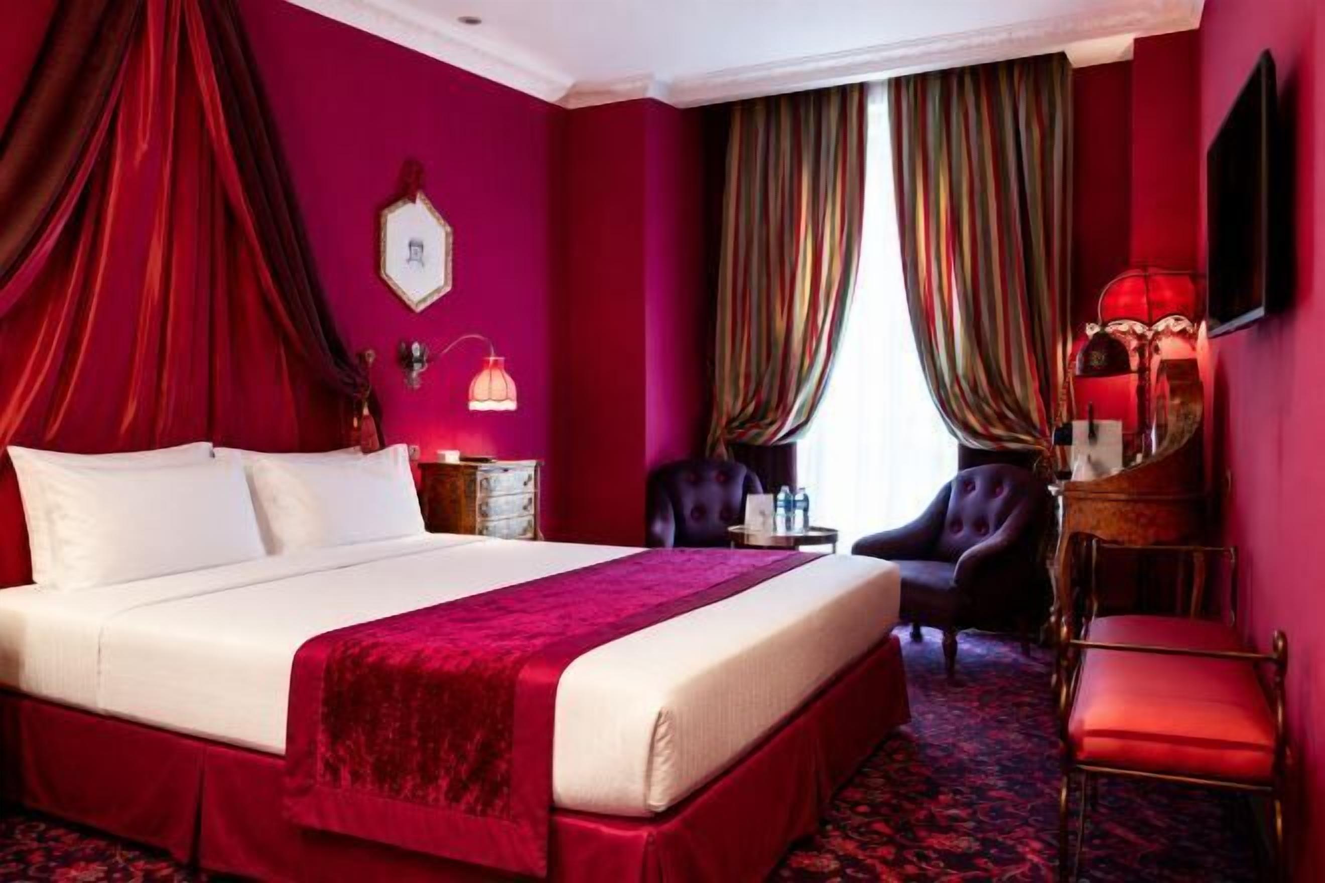 Premium bedding, in-room safe, desk, soundproofing