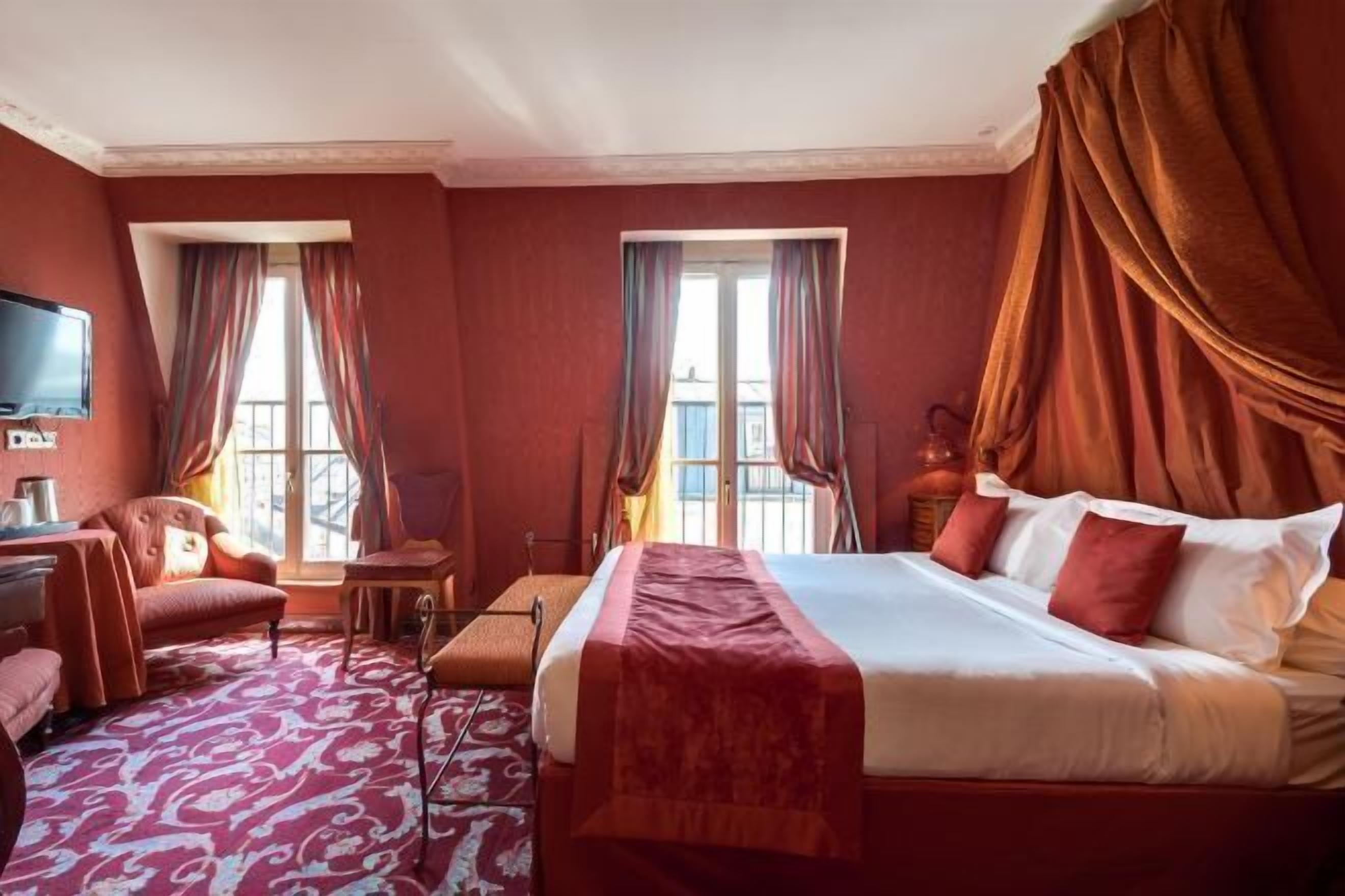 Premium bedding, in-room safe, desk, soundproofing