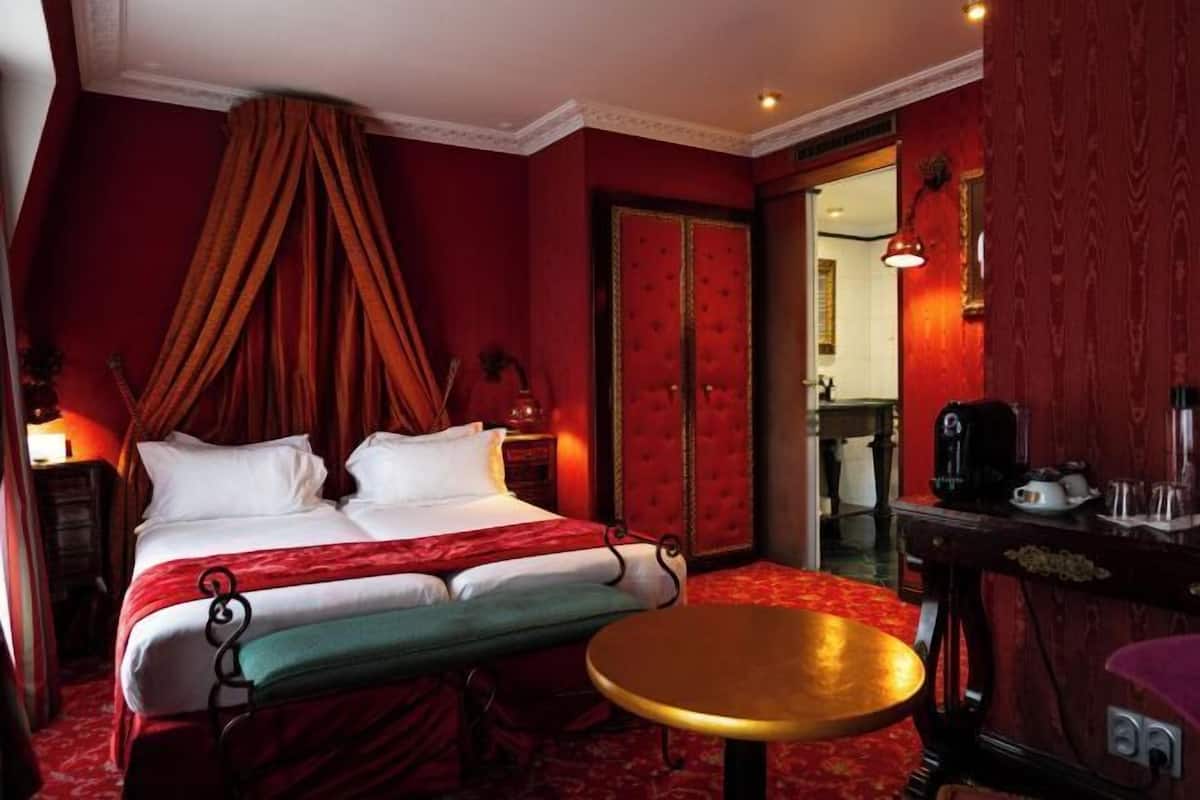 Premium bedding, in-room safe, desk, soundproofing