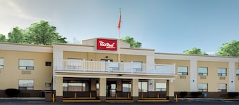 Red Roof Inn & Suites Newburgh – Stewart Airport/ West Point