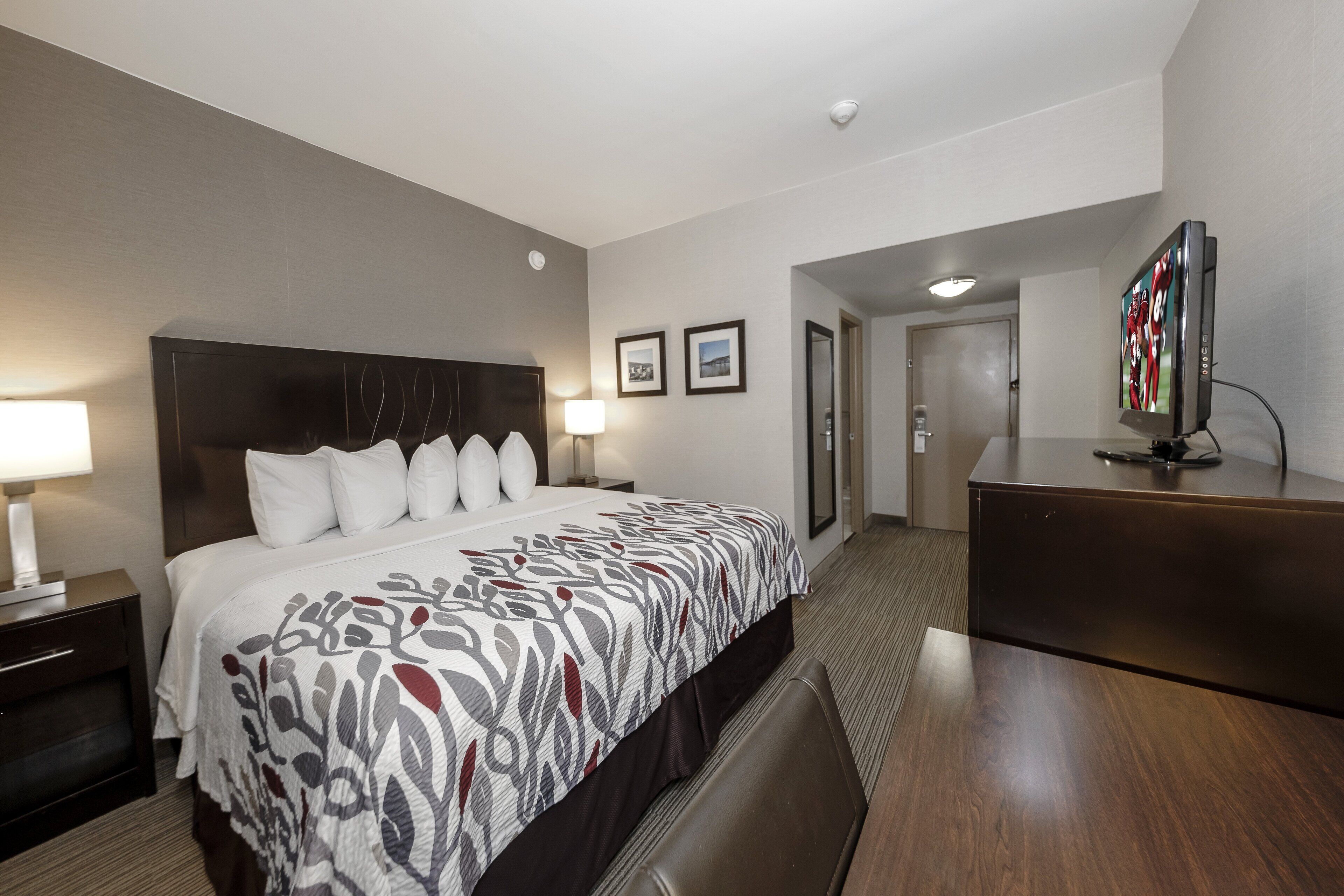 desk, iron/ironing board, free cots/infant beds, rollaway beds