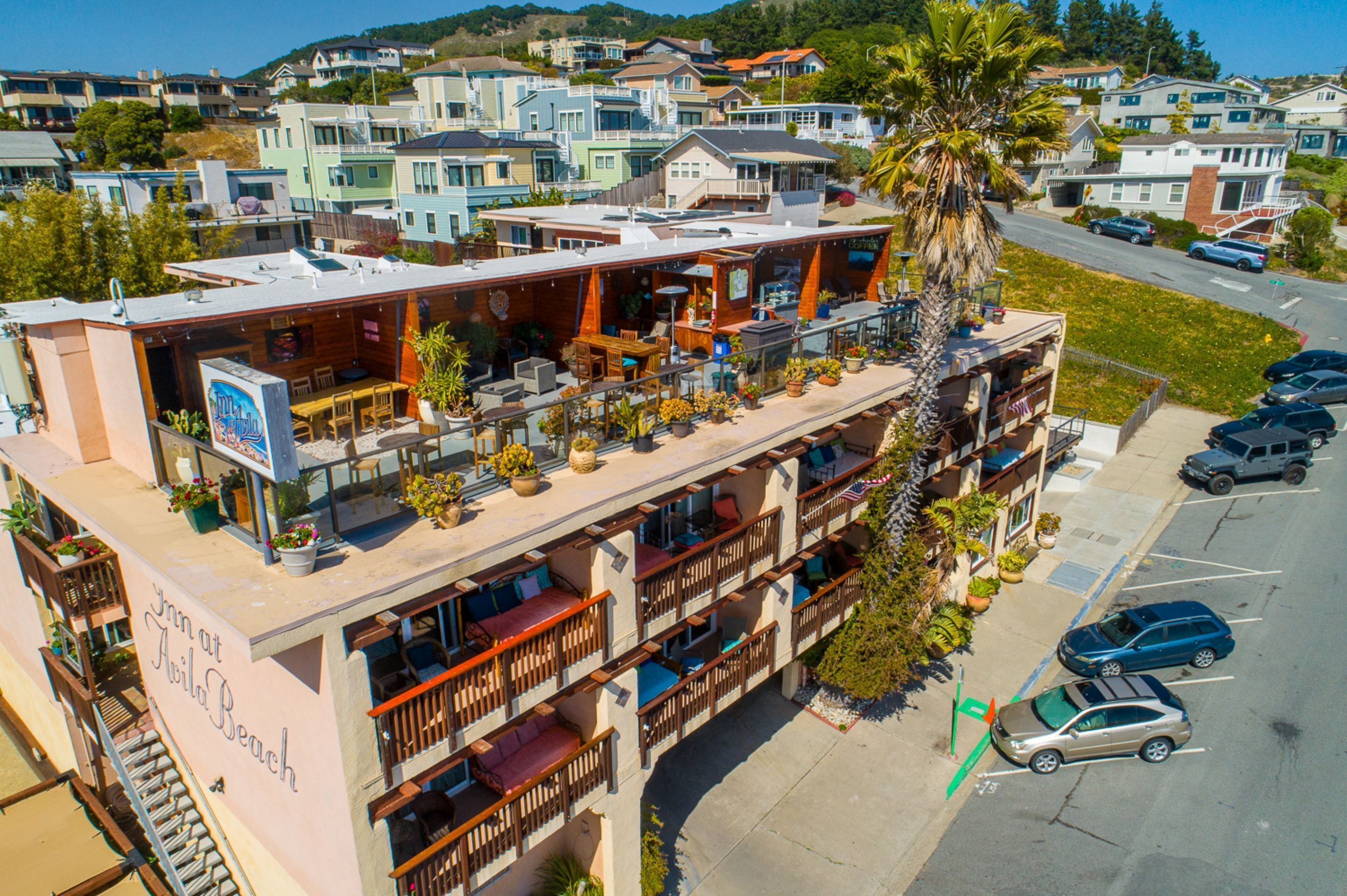 海灘、躺椅、太陽傘、沙灘巾