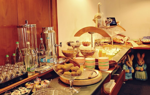 Daily buffet breakfast (CHF 24.00 per person)