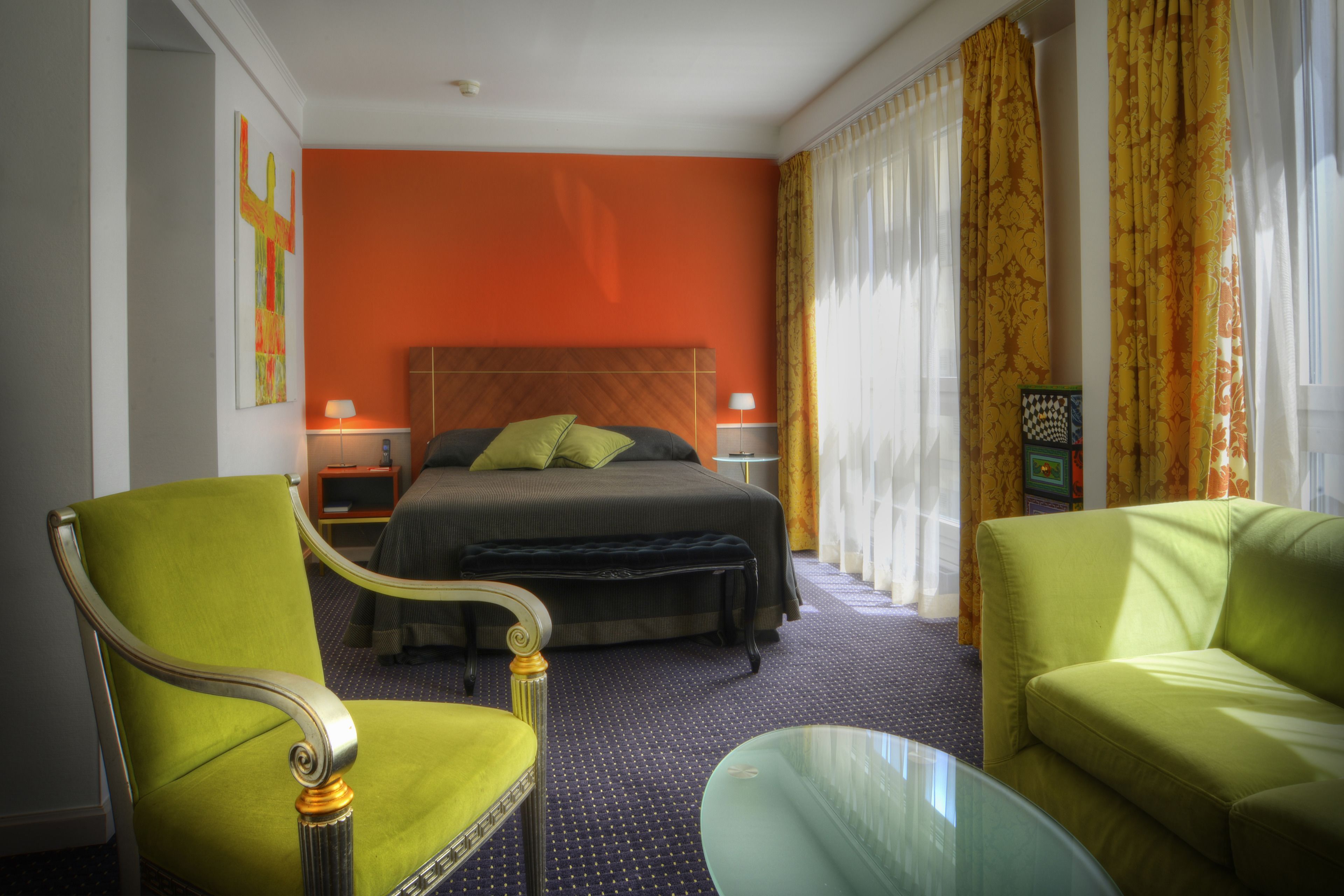 junior suite | living area | flat-screen tv, ipod dock, mp3 dock