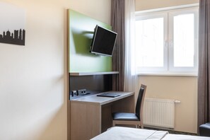 Hypo-allergenic bedding, in-room safe, desk, soundproofing
