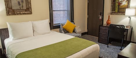 Hochwertige Bettwaren, Minibar, Zimmersafe, Bügeleisen/Bügelbrett