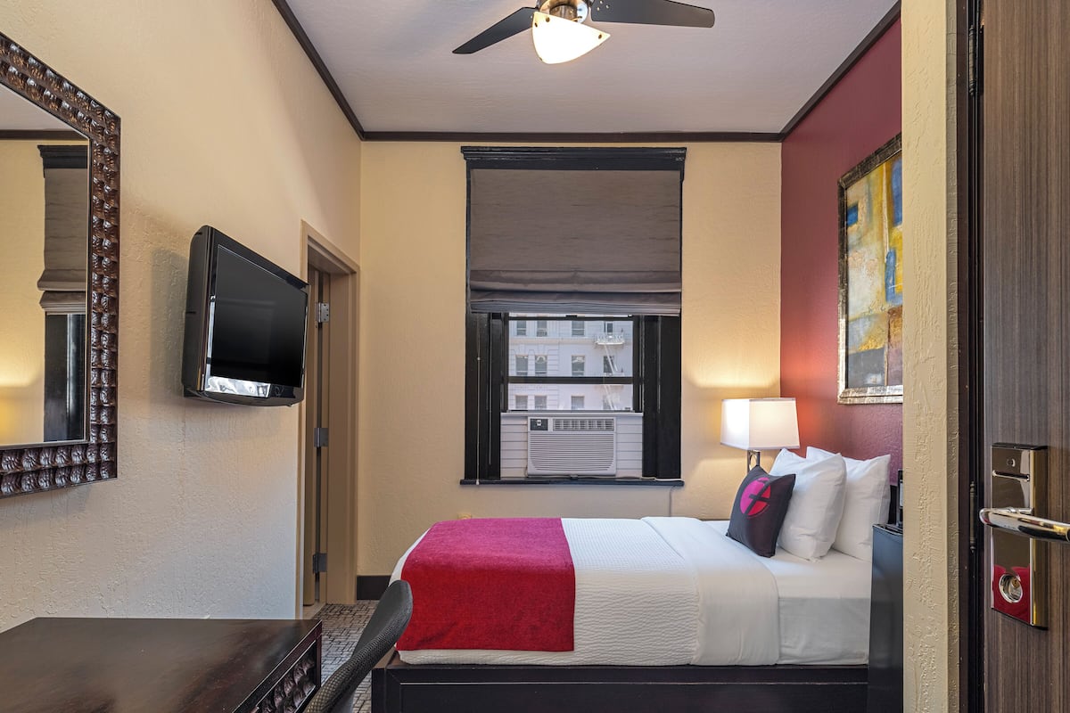 Chambre Supérieure, 1 très grand lit