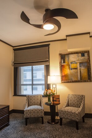 Rom – superior, 1 kingsize-seng | Sengetøy av topp kvalitet, minibar, safe på rommet og strykejern/-brett