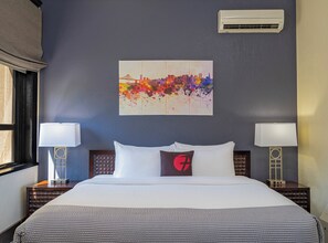 Superior Room, 1 King Bed | Premium bedding, minibar, in-room safe, iron/ironing board - Hotel Fusion (San Francisco)