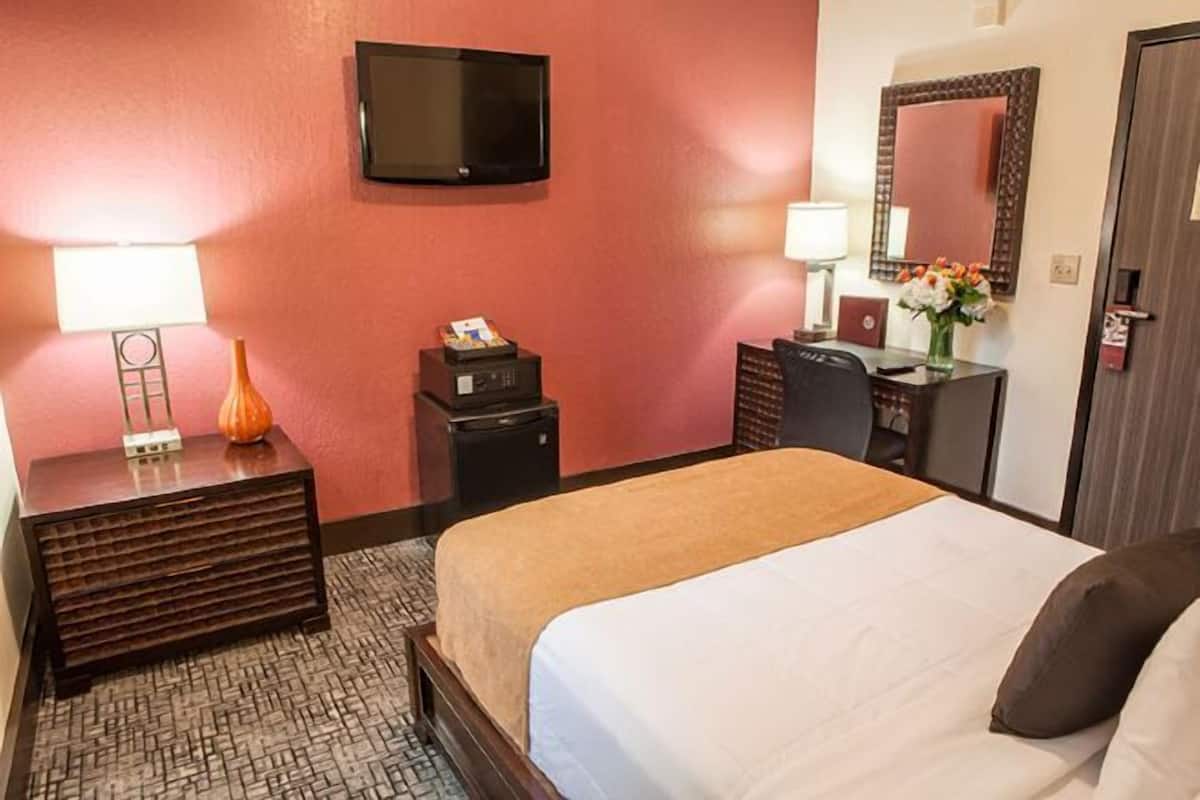 Hochwertige Bettwaren, Minibar, Zimmersafe, BĂŒgeleisen/BĂŒgelbrett