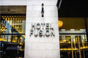 Exterior detail - Hotel Fusion (San Francisco)