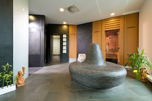 Sauna, steam room, body treatments, hydrotherapy, aromatherapy