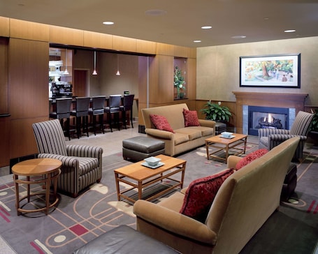 Lobby sitting area. The Blackwell Inn and Pfahl Conference Center