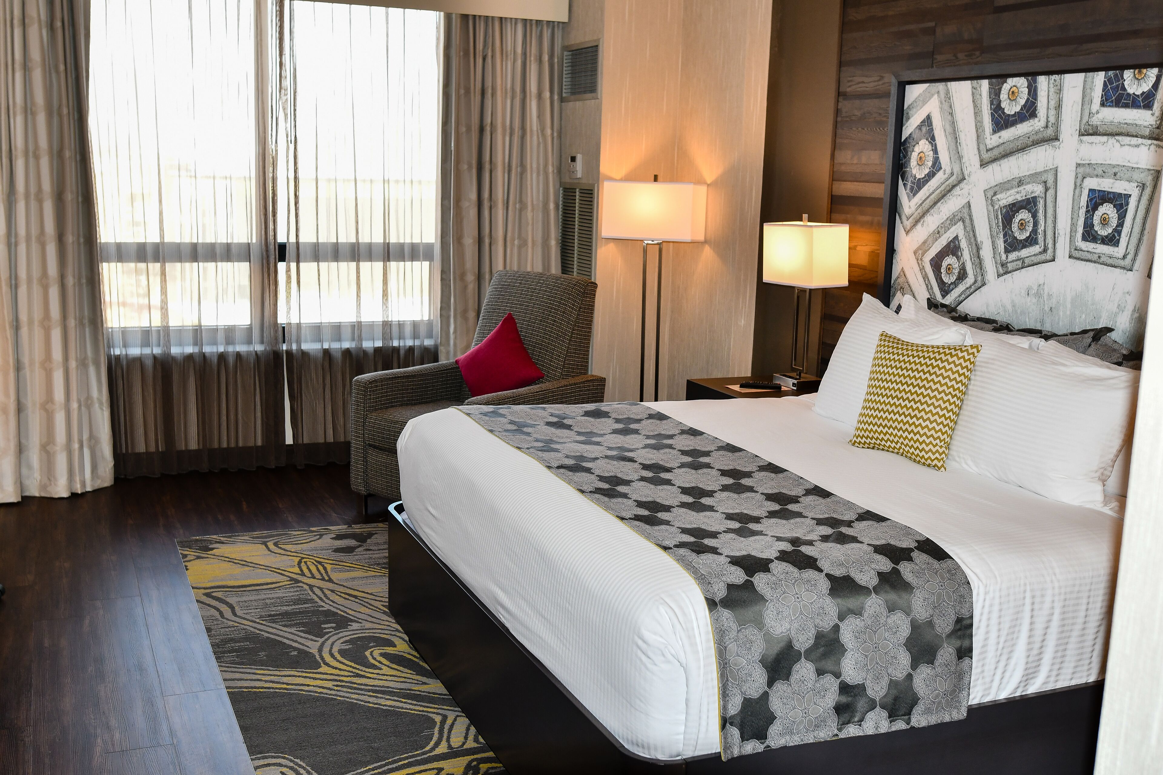 deluxe room, 1 king bed | premium bedding, pillow-top beds, in-room safe, desk