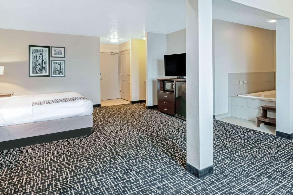 Premium bedding, pillowtop beds, desk, blackout drapes