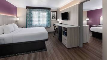 Ropa de cama de alta calidad, colchones con pillow-top y escritorio