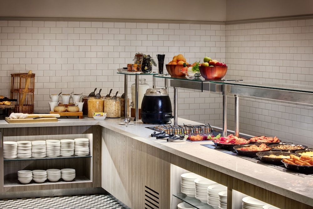 Jurys Inn Cardiff - 8