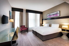 Desk, iron/ironing board, free WiFi, bed sheets - Leonardo Hotel Cardiff (Cardiff)