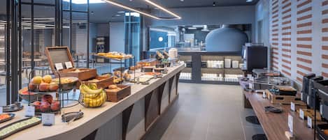 包含每日自助早餐