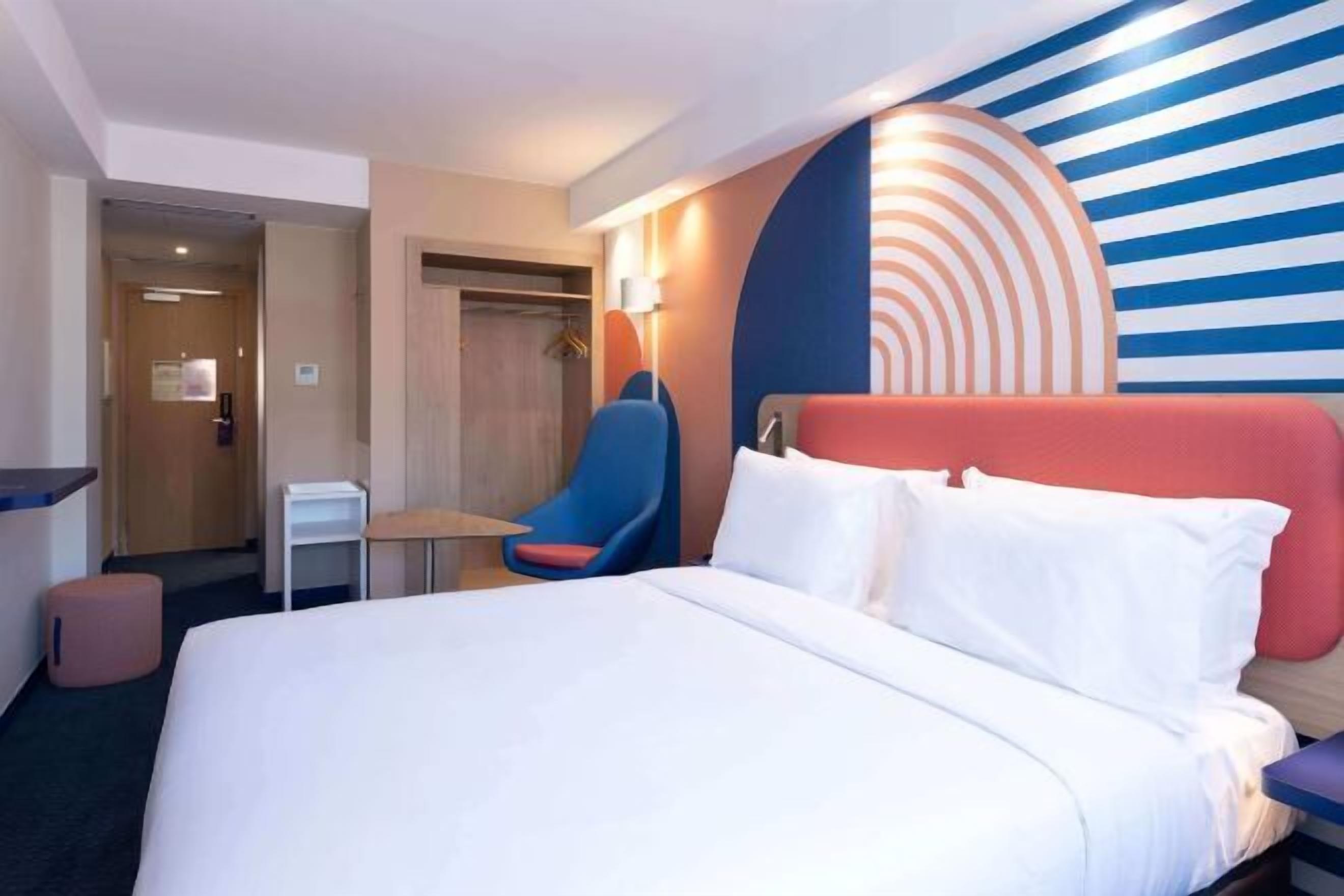 Desk, iron/ironing board, free WiFi, bed sheets