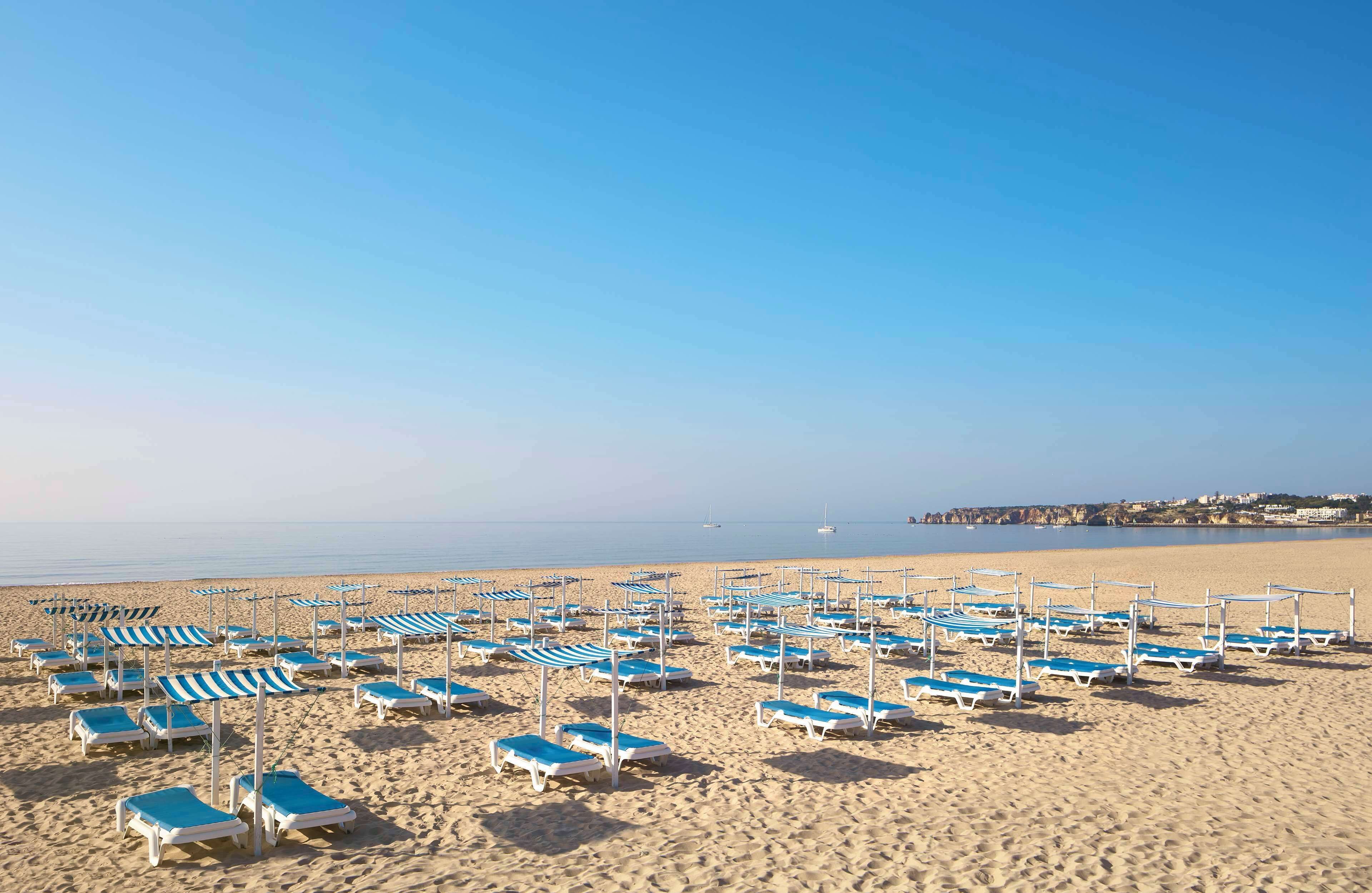 靠近海滩、免费海滩班车、沙滩椅