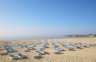 Una playa cerca, traslado desde/hacia la playa gratis