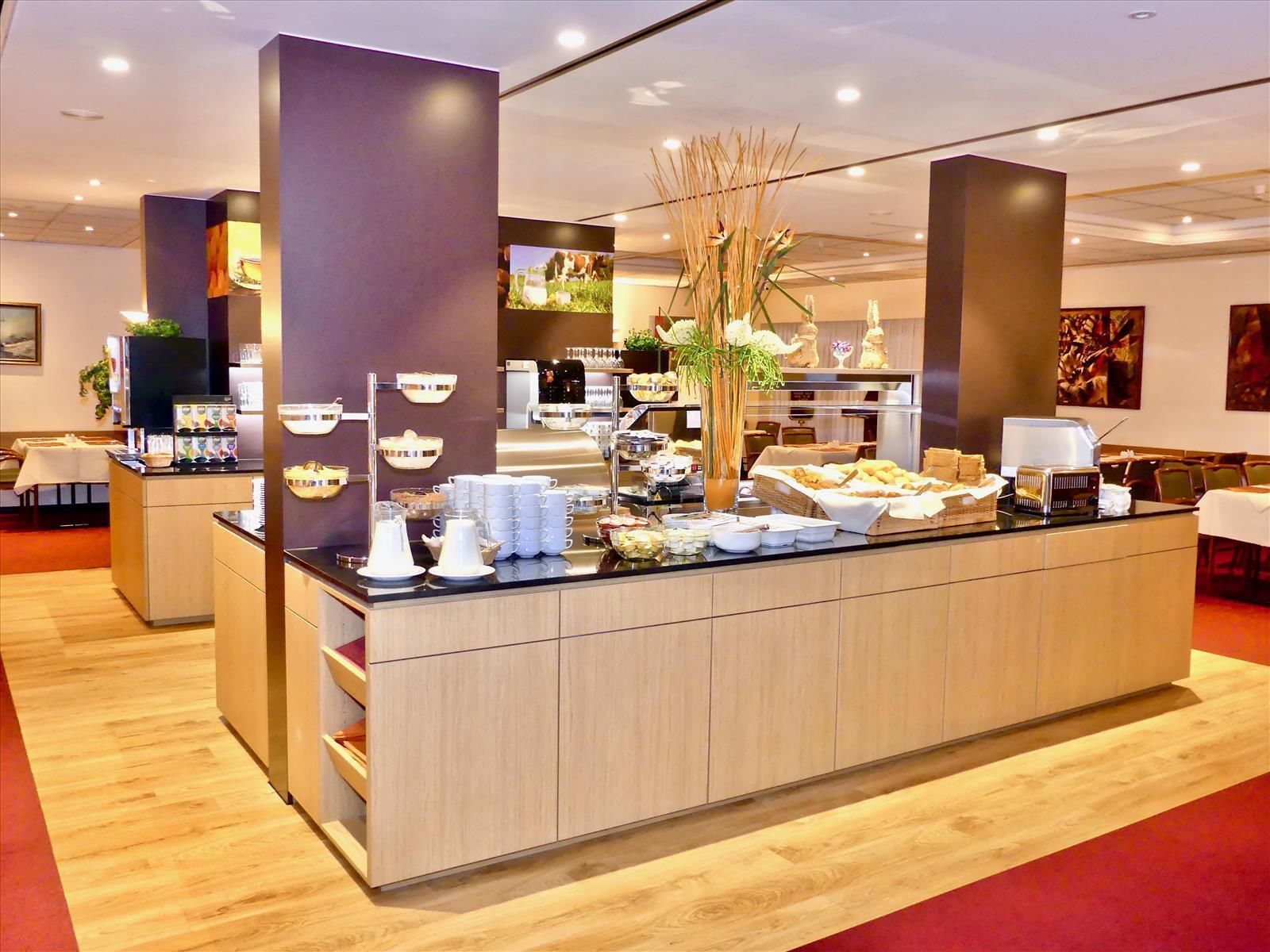 daily full breakfast (eur 20 per person)