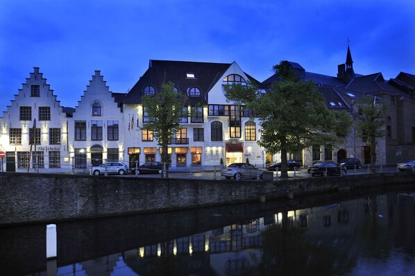 Exterior - Golden Tulip De' Medici Hotel (Bruges)