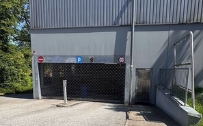 Free parking nearby, limited parking - DORMERO Express Hotel Passau (Passau)