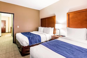 Suite, 2 camas Queen size, con acceso para personas discapacitadas, para no fumadores | Ropa de cama de alta calidad y edredón