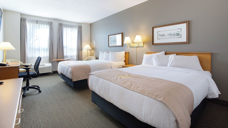 Lakeview Inns & Suites - Okotoks