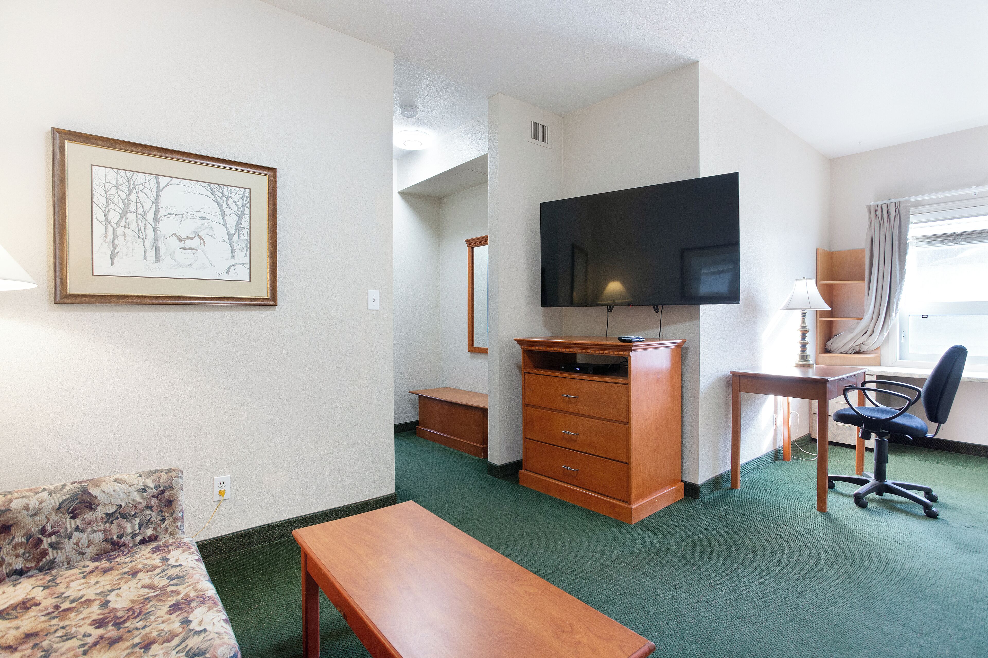 Suite – business | 1 soverom, sengetøy av topp kvalitet, safe på rommet og lydisolert