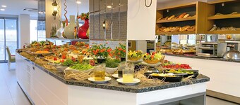 Best Western Plus Khan Hotel