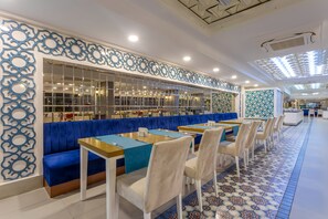 Lunch and dinner served, Turkish cuisine - Best Western Plus Khan Hotel (Antalya)